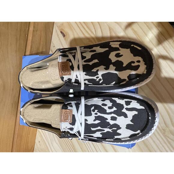 NIB~ NWT~ Hey Dude Wendy Animal Black/Cow Size US 9 EU 40 - Picture 1 of 7